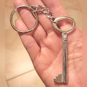 Hot Topic Statement Key Keychain